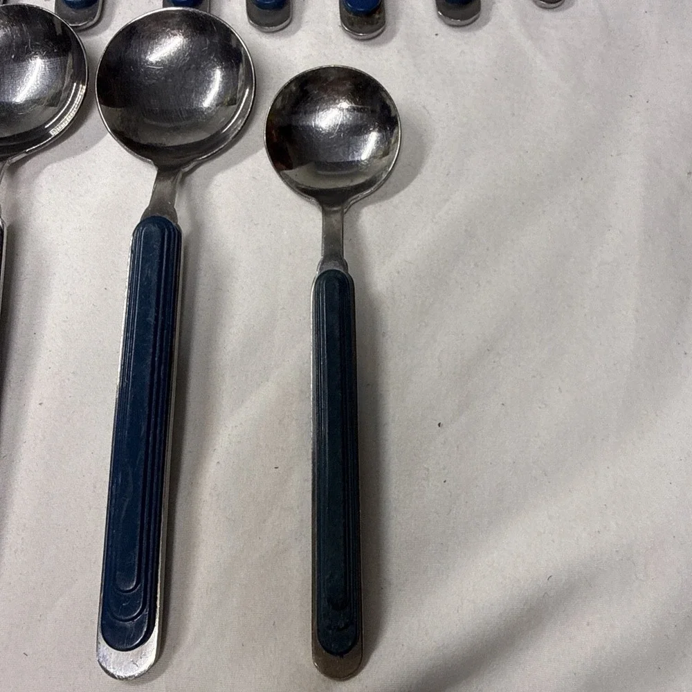 Crown Corning Stainless Korea Blue Ribbed Plastic Handles 20 Piece. Vintage